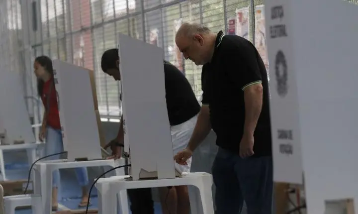 Entenda como funciona a prioridade na votação e quem tem direito a preferência