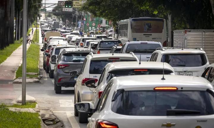 IPVA de maio vence nesta sexta-feira para todas placas. Veja como emitir a parcela