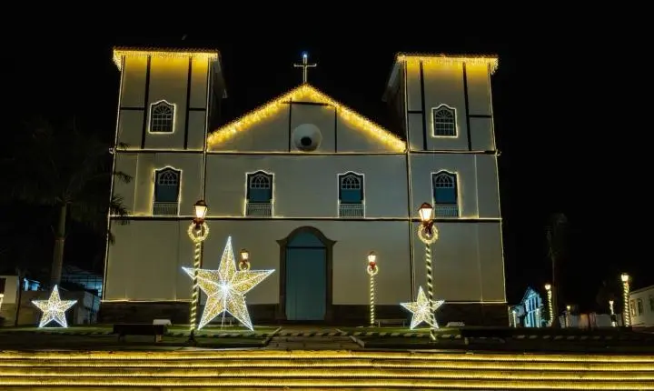 Já é Natal em Pirenópolis e cidade histórica se ilumina com o Natal do Cerrado 2025