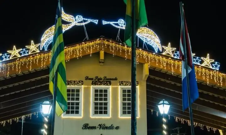 Já é Natal em Pirenópolis e cidade histórica se ilumina com o Natal do Cerrado 2025