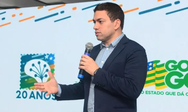 José Frederico Lyra Netto substituirá Fátima Gavioli na Educação