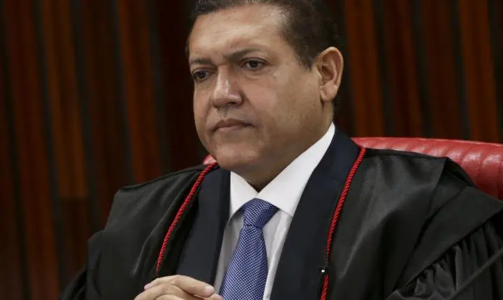Justiça Eleitoral garante votação tranquila em todo o país, diz presidente do TSE