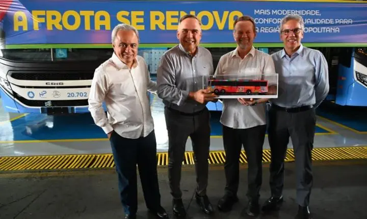 Mabel entrega 19 novos ônibus e afirma que Goiânia tem o melhor transporte coletivo do Brasil