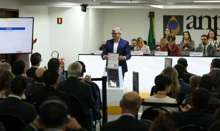 Maior leilão do pré-sal resulta em sete blocos arrematados no Rio de Janeiro