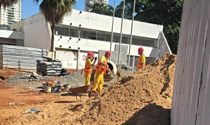 Mão de obra carcerária é usada em reformas de prédios públicos