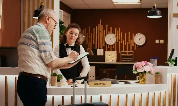 Nova Ficha Digital de Hóspedes agiliza o check-in em mais 3.700 meios de hospedagem de todo o Brasil