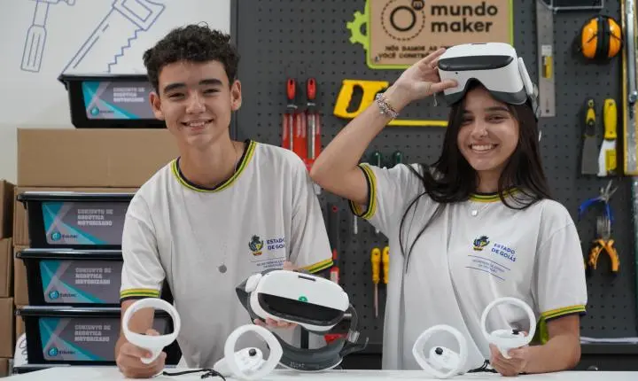 Óculos de realidade virtual chegam a 104 escolas estaduais