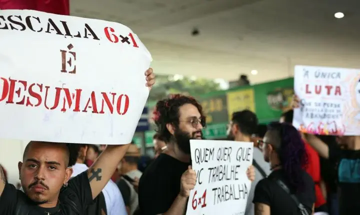 Oito em cada 10 brasileiros de até 40 anos defendem fim da escala 6x1