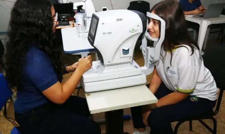 Olhar para Todos realiza atendimentos oftalmológicos em mais sete escolas