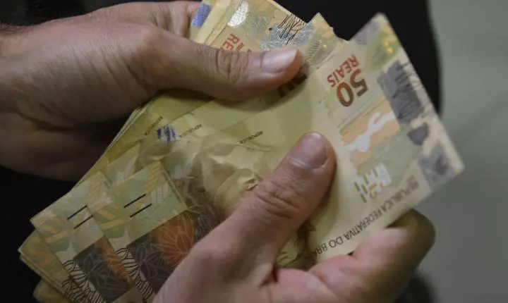 Poupança tem retirada líquida de R$ 476,4 milhões em abril