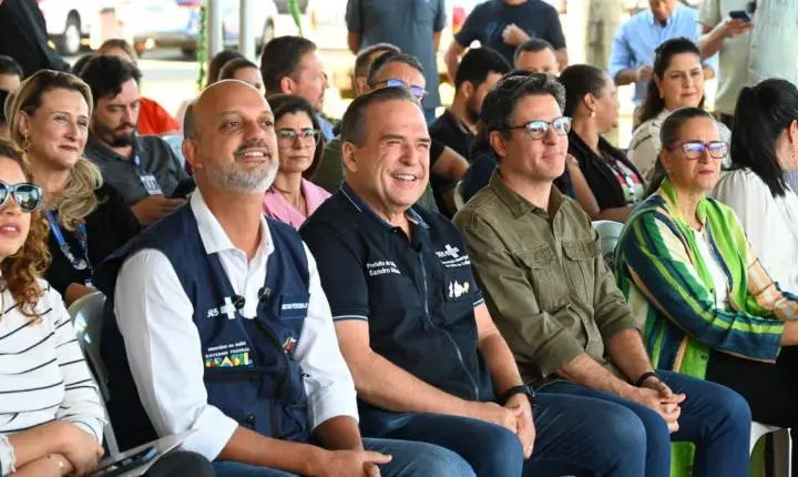 Prefeito Sandro Mabel assina ordem de serviço para construção da UBS Grajaú e recebe carretas de oftalmologia do Ministério da Saúde