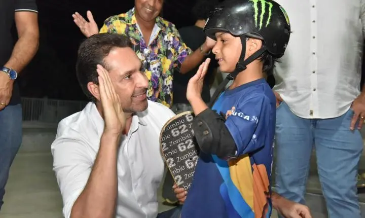 Prefeito Vilela e vice João Campos entregam nova Praça Dom Pedro e pista de skate no Parque Real