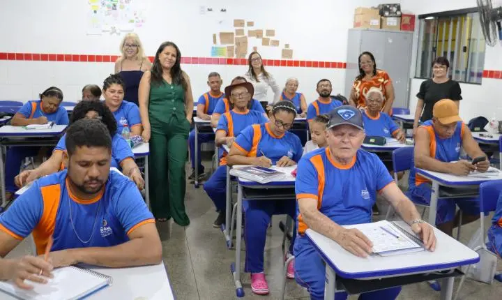 Prefeitura de Goiânia fornece formação continuada para professores da Educação de Jovens e Adultos