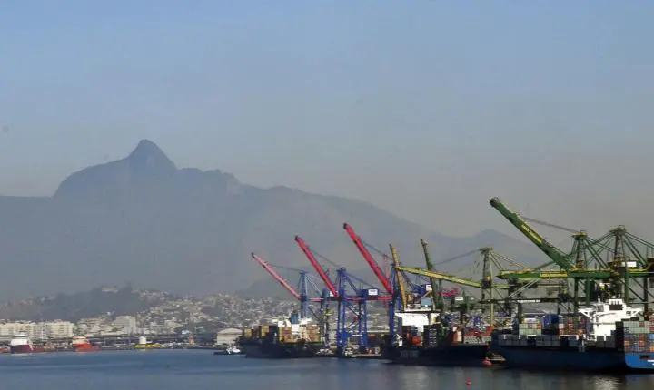 Previsão de saldo da balança comercial para 2026 recua para US$ 84,4 bilhões