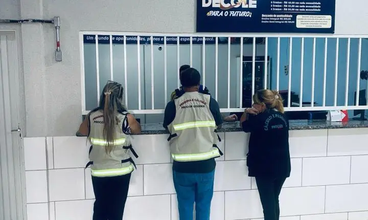 Procon Goiânia identifica variação de até 283% nas mensalidades escolares para 2027