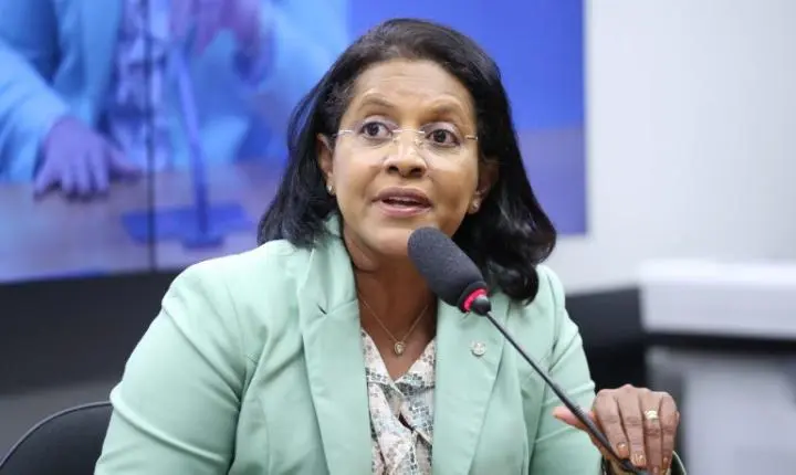 Projeto prevê autorização judicial para a concessão de crédito a menores de 18 anos