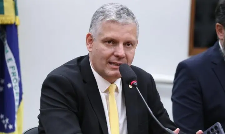Projeto prevê isenção de Imposto de Renda para aposentados com sequelas neurológicas permanentes