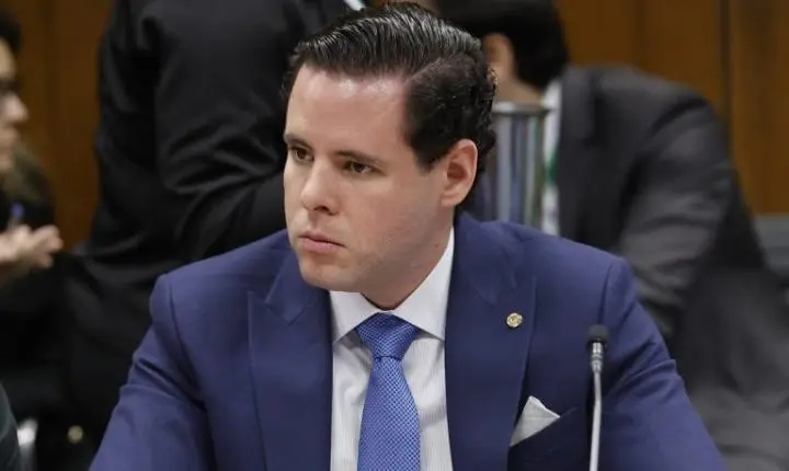 Projeto proíbe perdão e benefícios penais para condenados por crimes contra crianças