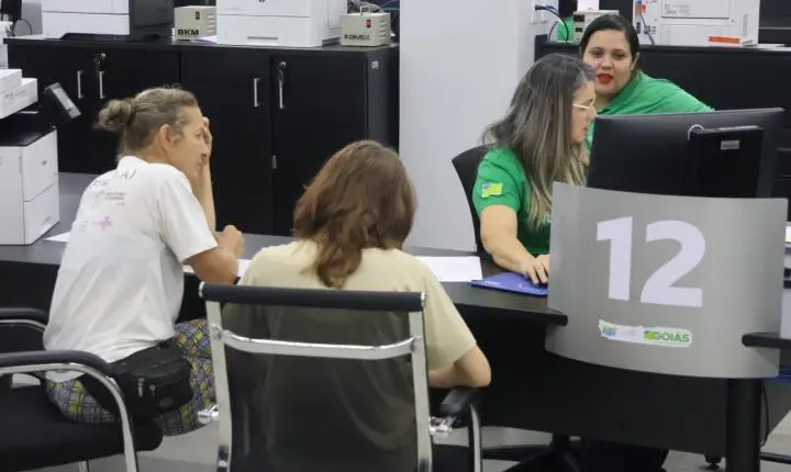Repartições estaduais fecham às 12h desta segunda-feira