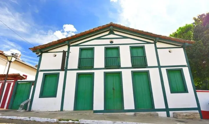 Theatro Sebastião Pompeu de Pina recebe programação gratuita com oficinas, espetáculos e shows em setembro