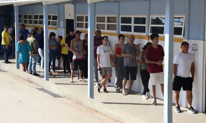 Zanin estende horário de votação até as 19h após falhas no transporte